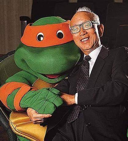 他拍了600多部电影捧红了李小龙,成龙获金马奖终身成就奖_嘉禾_邹文怀