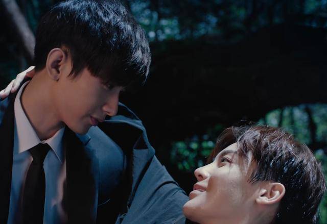 吴邪和小哥的秘密,动作好腐,小哥都被尬笑了_侯明昊_成毅_样子