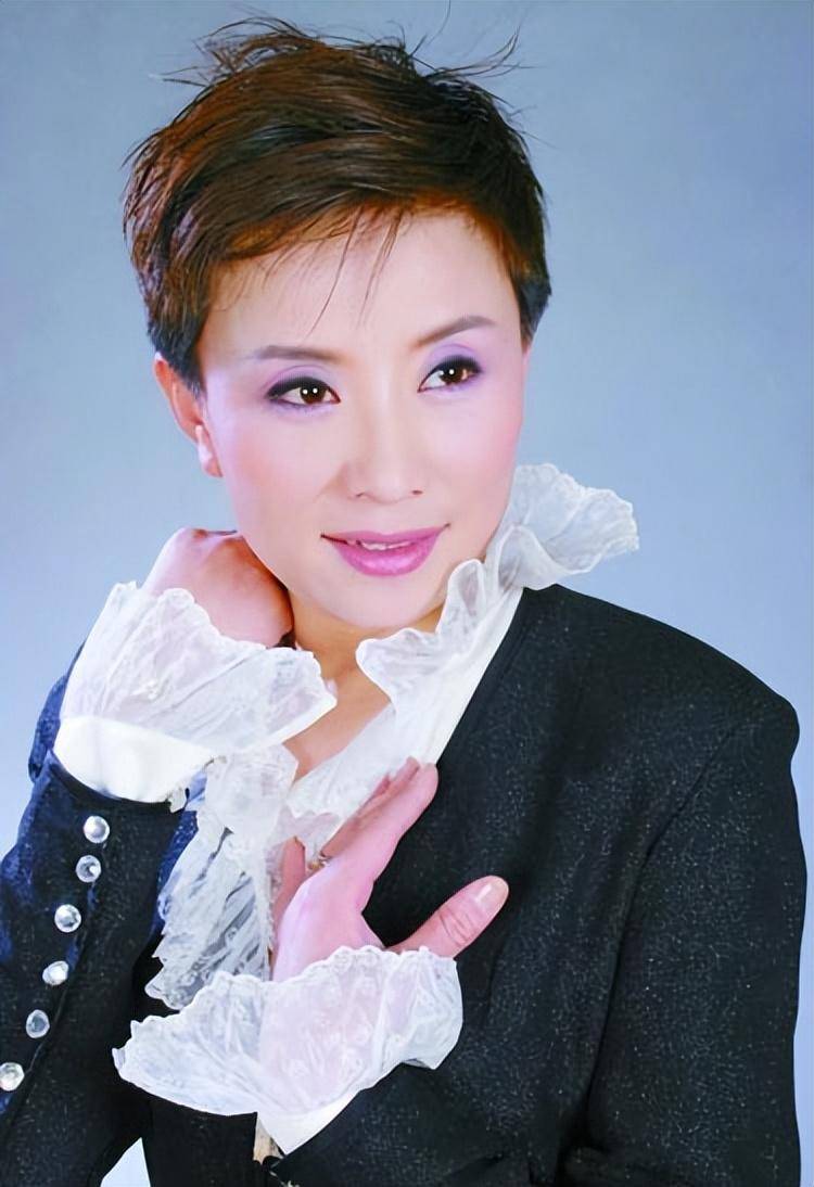 越剧名家吴凤花:因演戏被毁容,嫁画家丈夫现在怎样了?_剧照_角色_绍兴