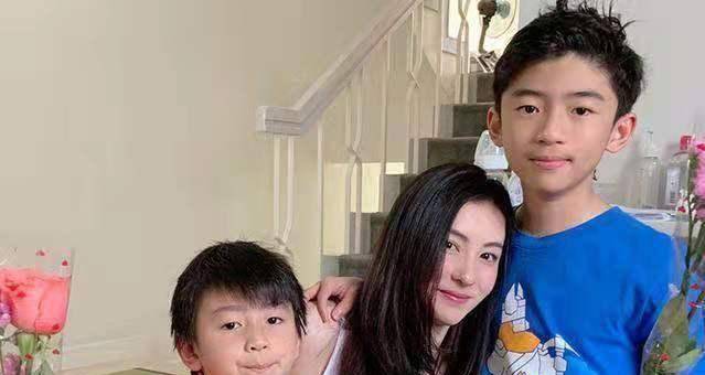 小林青霞小儿子生父成谜,网上盛传她想生女儿?