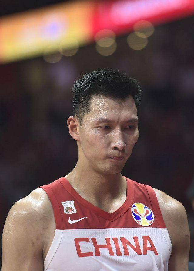 易建联敢于无视李宁却不敢直面耐克,或许原因在此_品牌_球员_国人