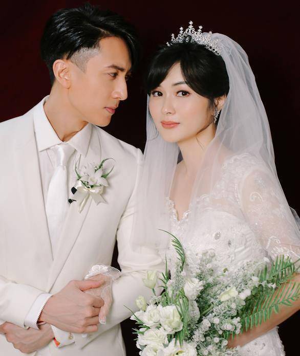 吴尊晒出与妻子林丽吟婚纱照,甜蜜告白"我愿意被你捆绑一辈子"_感情