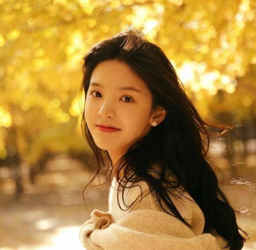 我国十大校花排行出炉,佟丽娅未进前5很意外,清华校花实至名归_大学