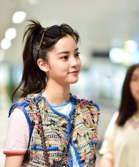 五款发型青春又减龄,欧阳娜娜扎马尾很俏皮,谢娜很少女_额头_自然