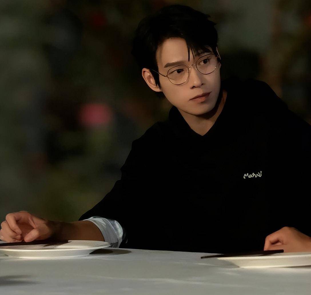 吴京张译作配,主演接二连三爆红,陈凯歌这次睡着都要笑醒了!