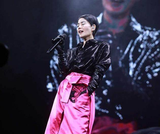 超过2000万的在线观看,付费看vr直播数百万人也再次证明了王菲的影响