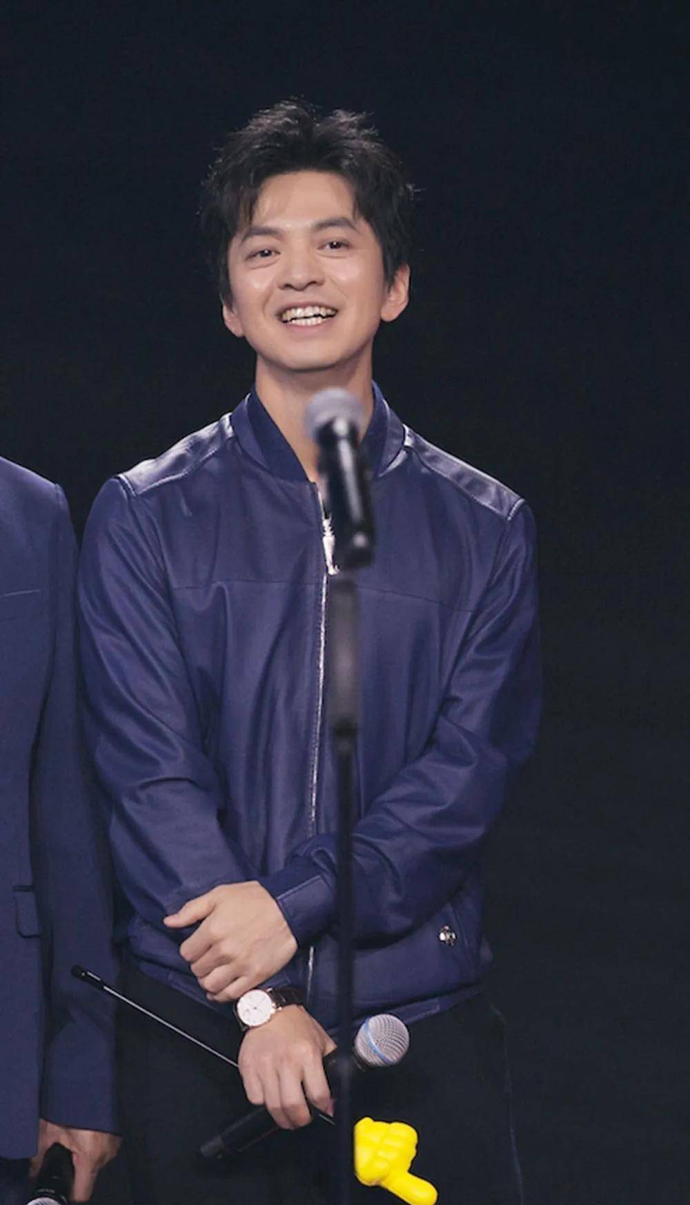 "音乐才子"李健:10岁认识爱妻,结婚多年无房无绯闻_时候_卢庚戌_吉他