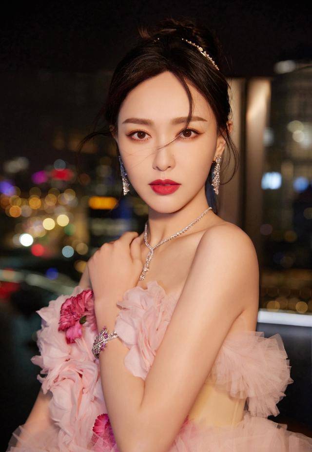 唐嫣40岁还演古偶被质疑,网友:演御姐可以!_刘学义_状态_阵容