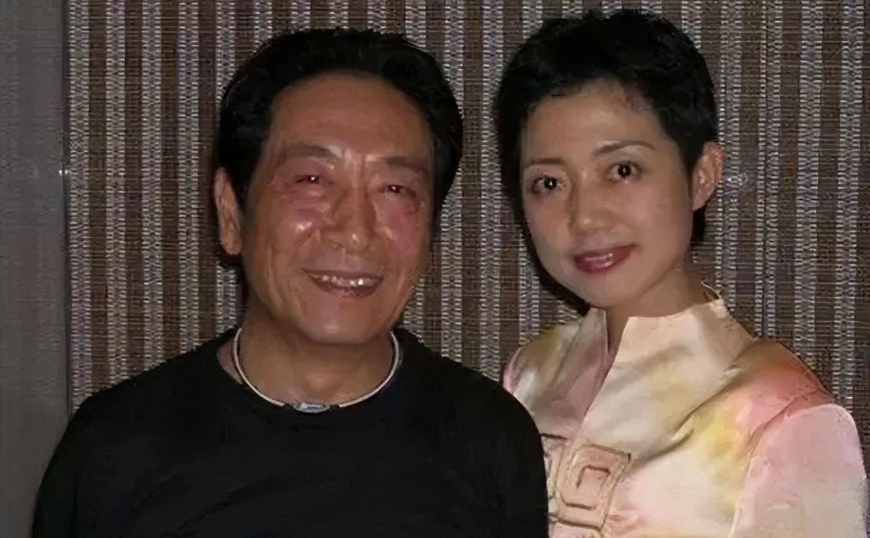 王奎荣和饶芯语结婚照图片