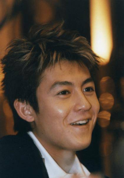 彭于晏自拍照,邋遢脸垮不输摄影师!