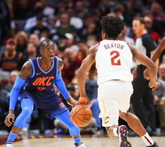 虽然身高只有1米85,但施罗德的臂展却达到了2米03,这一定程度上弥补了