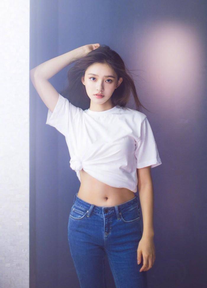 演员林允,从十二万人中脱颖而出,20岁成三十亿票房女主_周星驰_因为