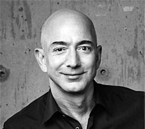 杰夫·贝索斯乃是实打实的世界首富,截至2020年8月,他的身价已经达到