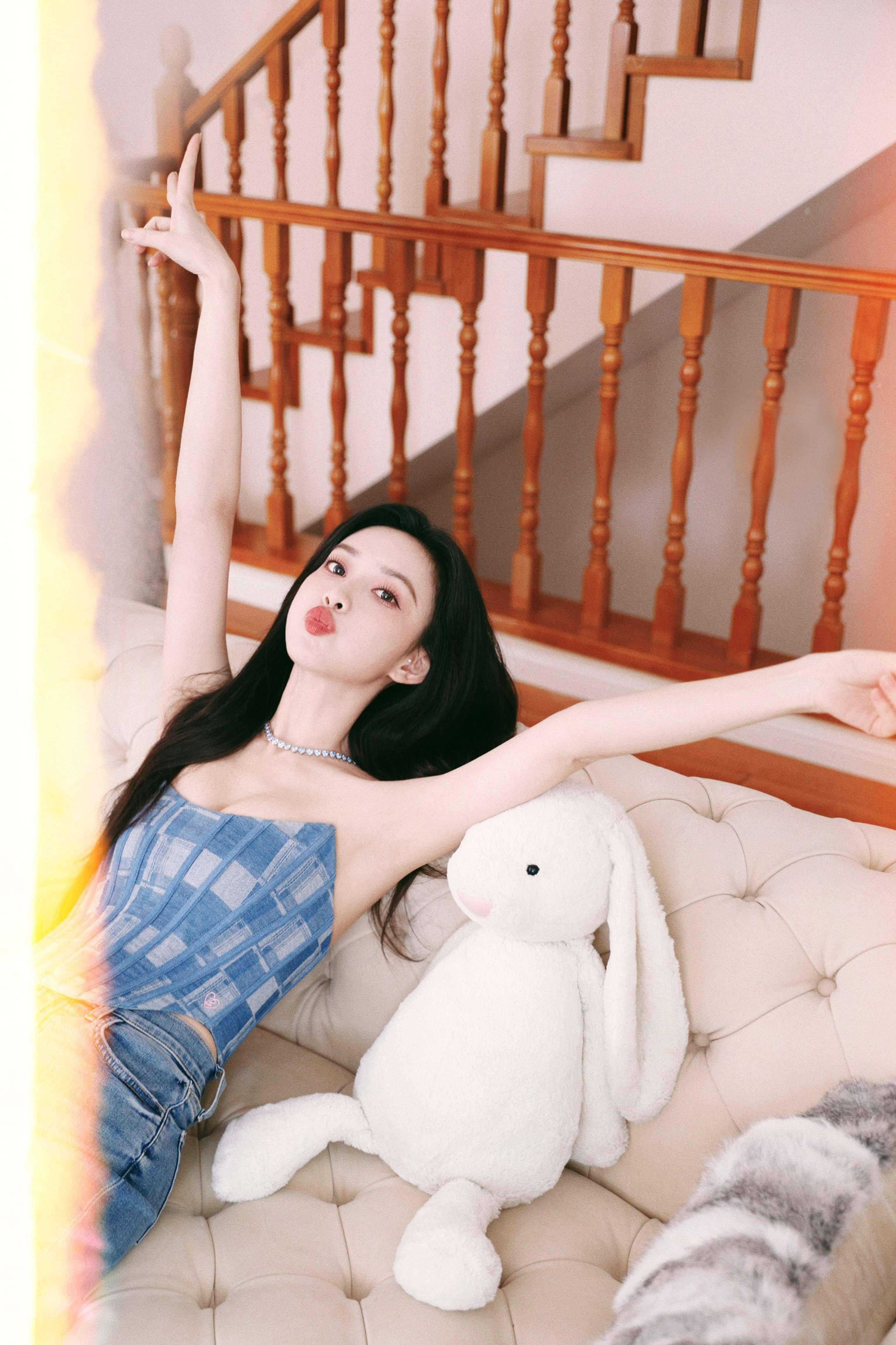 孟子义抹胸装甜美可爱写真_经典_网友