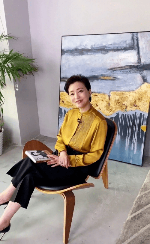 杨澜晚年胖成老奶奶!