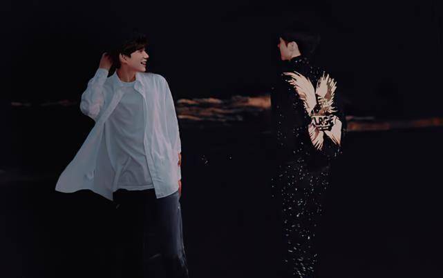 王源和王俊凯发糖,点赞粉丝p图合照,对视很甜凯源是真的_视频_活动