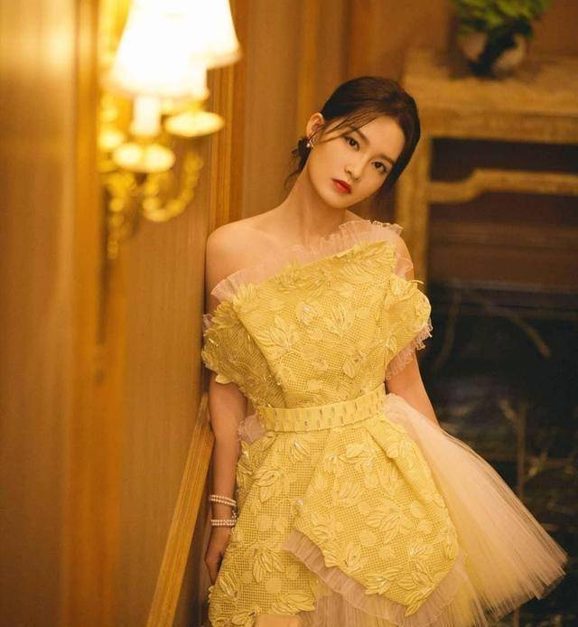 发了一篇长文并配自拍照,随后金晨还大胆点赞_李一桐_李沁_自然