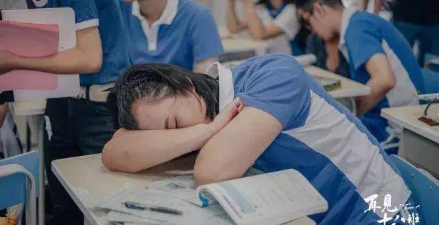 再见十八班:很遗憾我没有这样的老师_问题_故事_影片