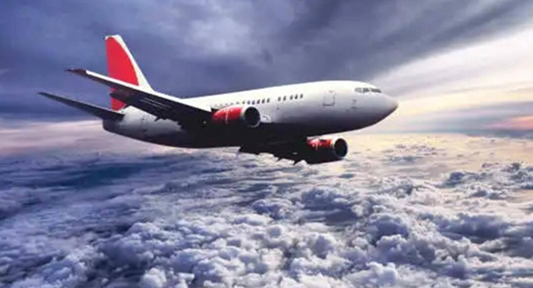 四川8633飞机事故,万米高空玻璃破碎,生死37分钟机长紧急迫降_刘传健