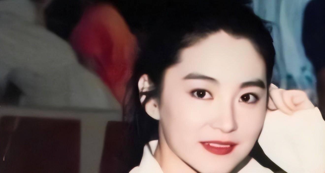 桑妮:曾是当红港星,因拒绝规则出家为尼,两年后重回娱乐圈_观众_角色