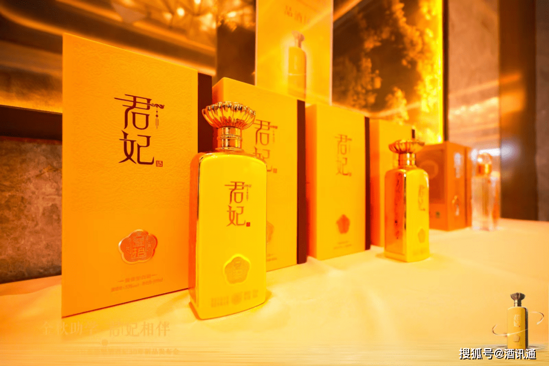 77 消息来源:北大仓14/青岛啤酒 | 与奈雪的茶联名近日,奈雪的茶和