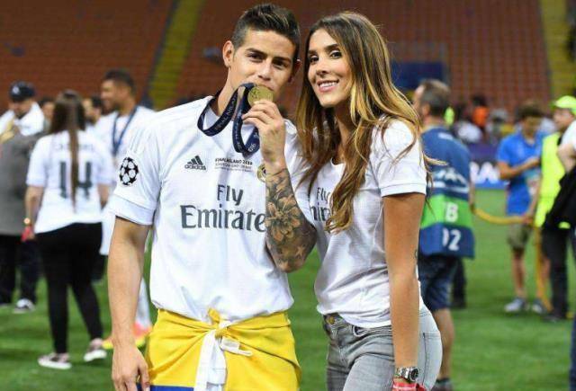 与结婚6年妻子离婚,28岁j罗和31岁女友恋爱,如今两人生活滋润_事业