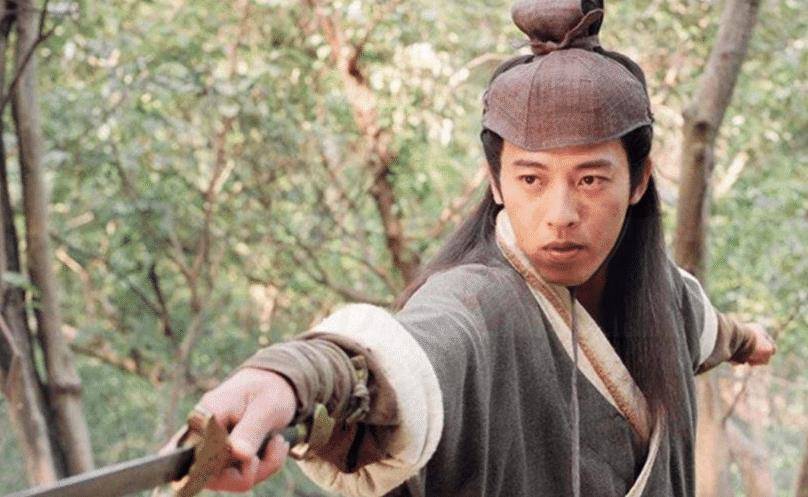 令狐冲能达到无剑境界,为何风清扬达不到?他被骗去江南就是答案_剧照_华山_阶段