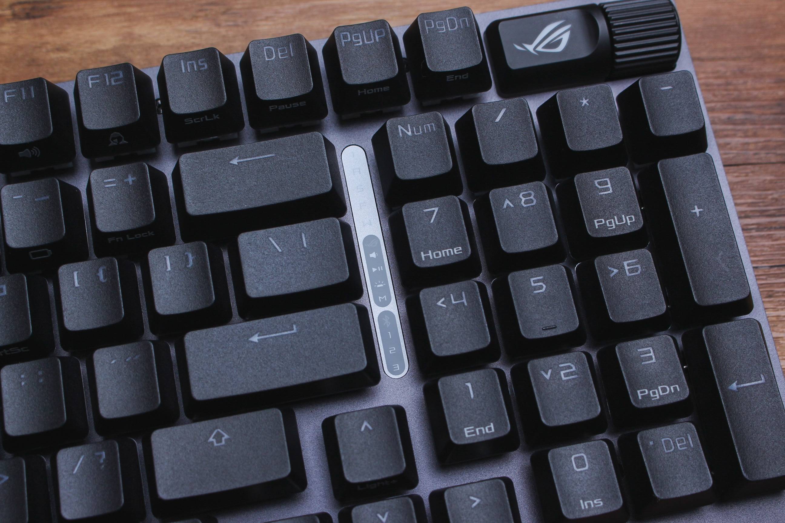 rog游侠2机械键盘真的很强_设计_按键_logo