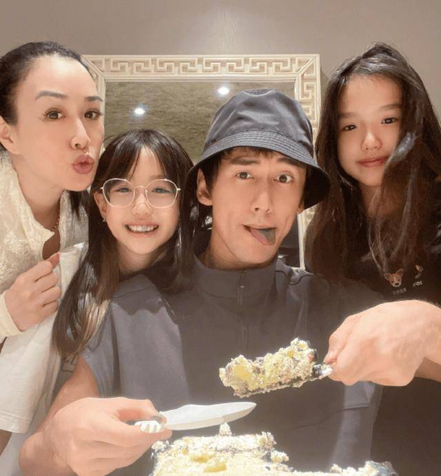 钟丽缇晒旧照为女庆生,jaden皮肤乌黑像假小子,现逆袭成小美人_五官