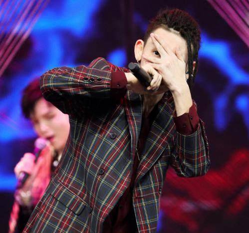 日常:小鬼和朱星杰相爱相杀,蔡徐坤却百里挑子异_artist_胡巴_王子异