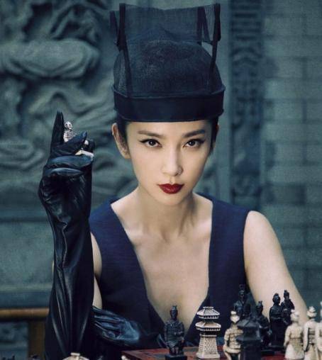 《巨齿鲨》预售票房惨淡!45岁李冰冰,因身材体重回怼网友!