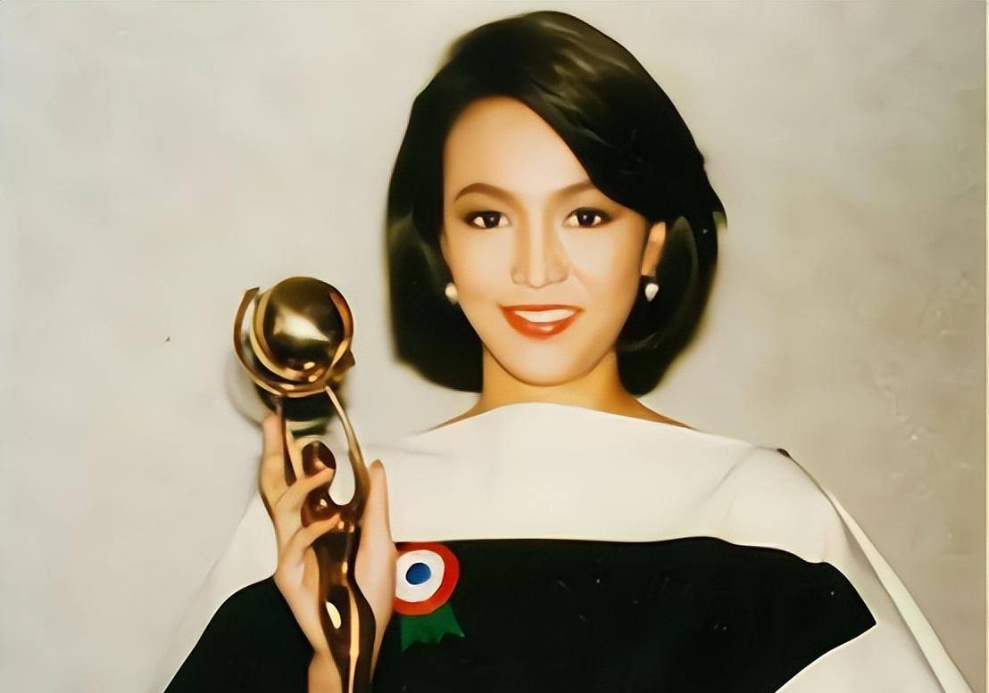 65岁tvb当家主持人郑裕玲合约到期不续约,拿过影后视后_金像奖_香港