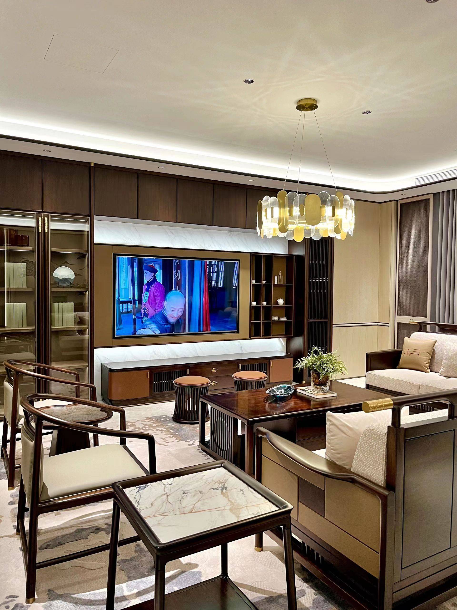 清简舒适的空间中,勾勒出自然简约的生活