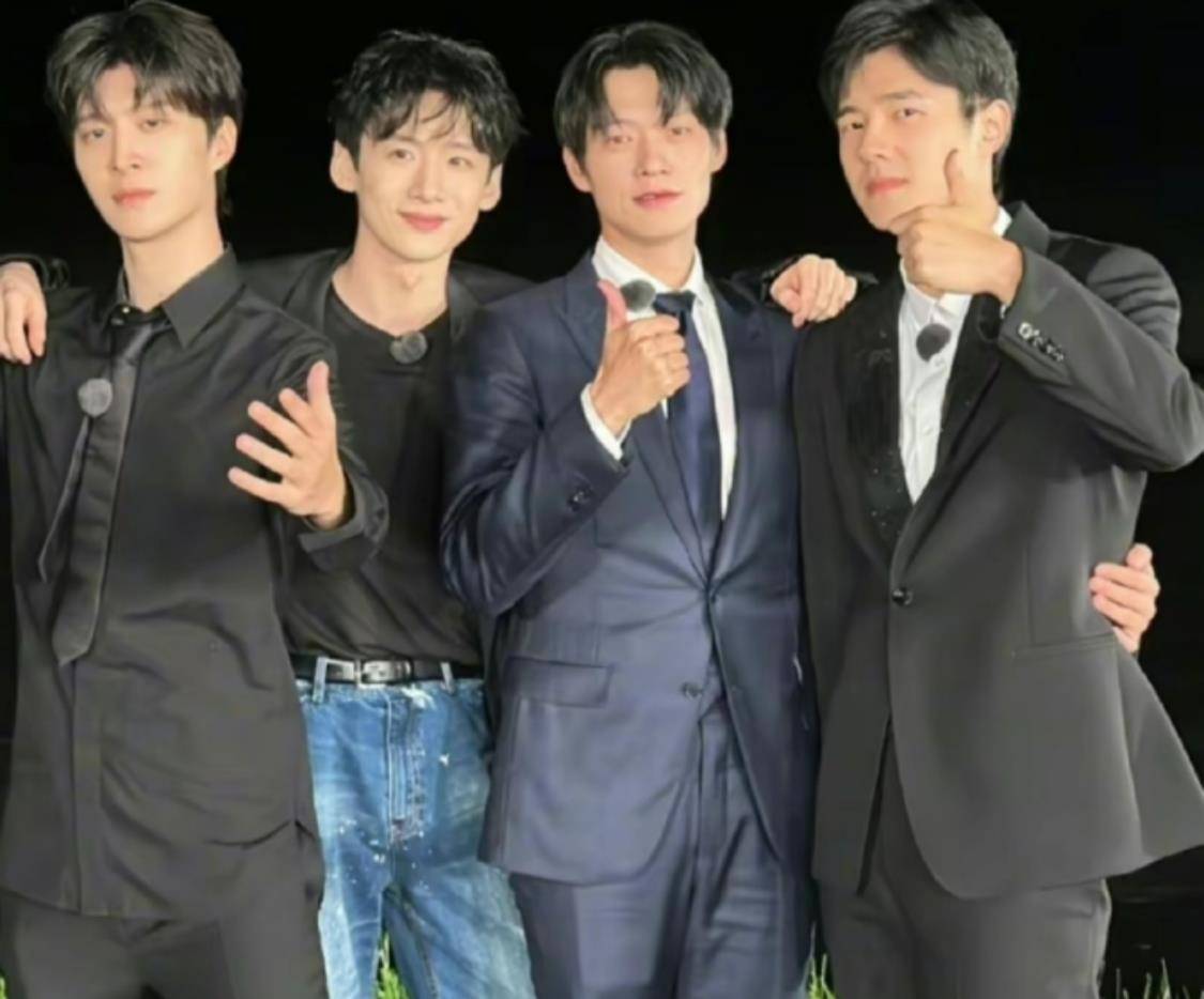 西装暴徒白敬亭魏大勋刘昊然,显眼包跳舞惊艳全场,好奇心拉满_表演