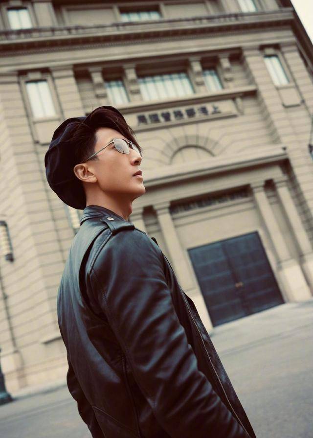 吴尊分享周末带妻儿横店游玩,neinei和max戴墨镜变小大人,吴尊也罕见