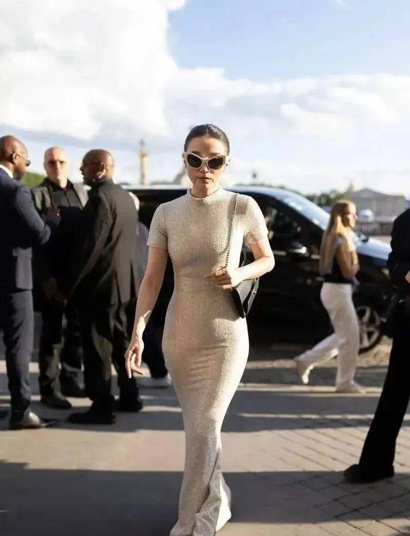 裙子太厚了,腰臀比简直不可思议_性格_风格_个性