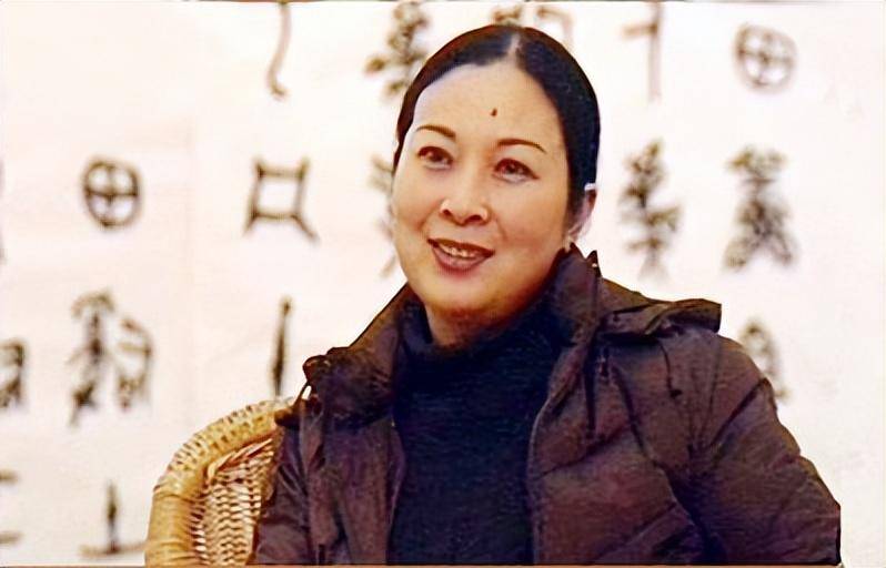 越剧名家方雪雯:离婚后远赴美国,欺骗恩师范瑞娟有愧疚_嵊县_浙江省