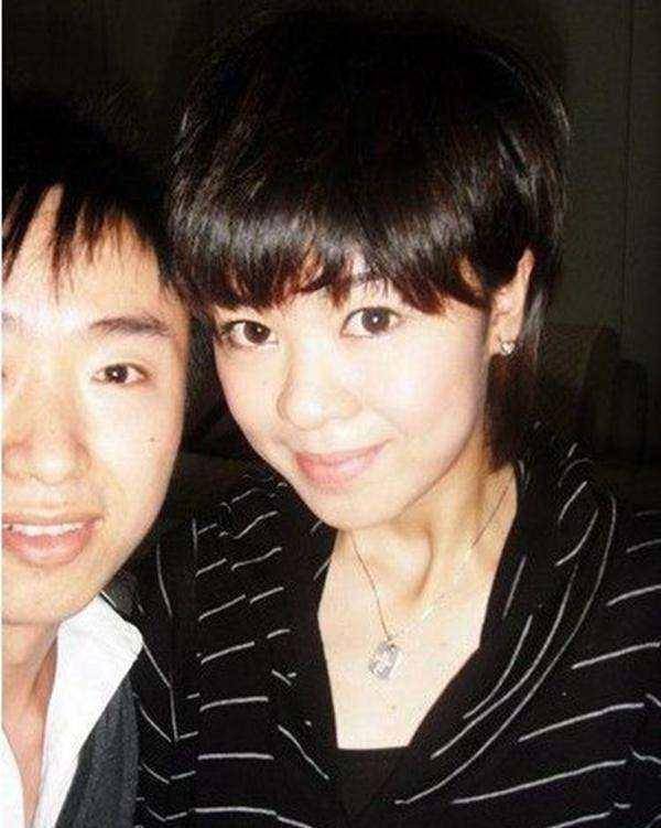 《我是歌手》郁可唯靠腿姐称呼走红,当年郁美美名号更霸气_男友_富二