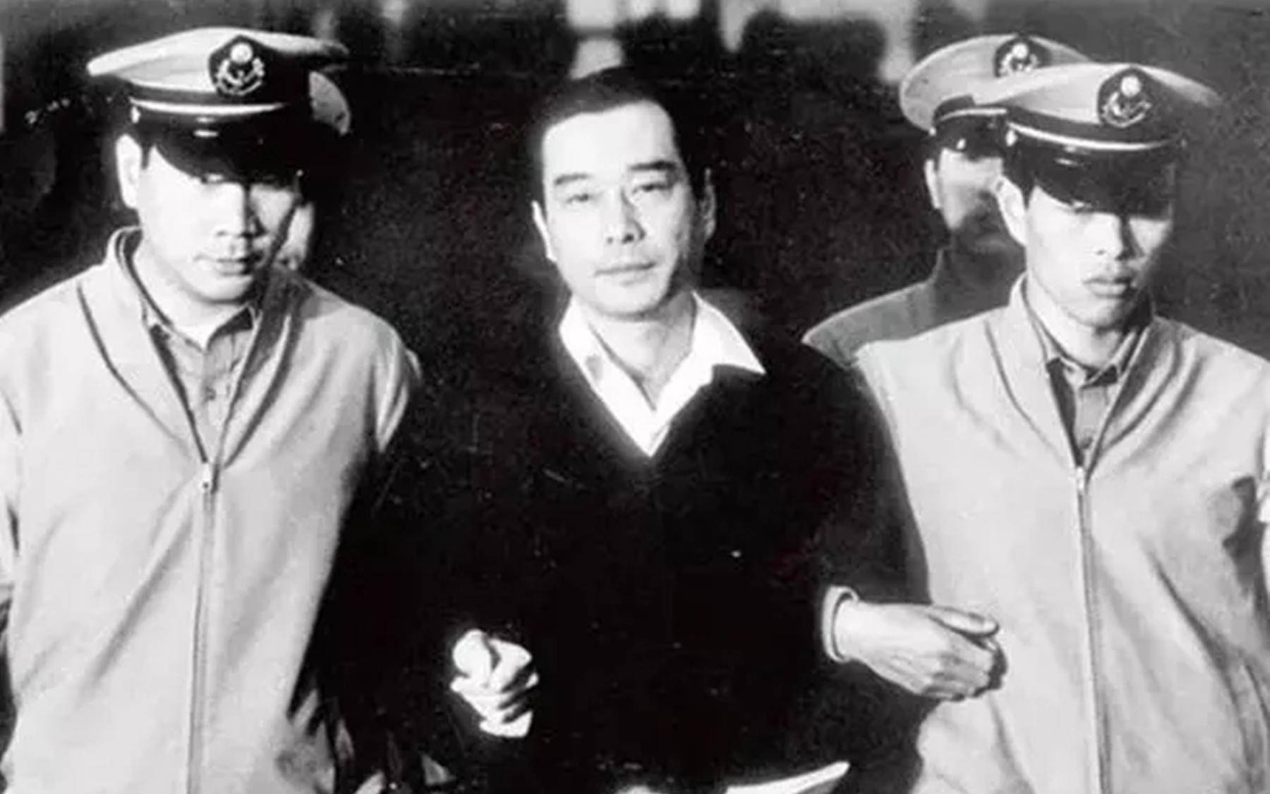 台湾竹联帮大佬陈启礼:我宁愿被大陆管着,也不让台湾被外人拿走_帮派