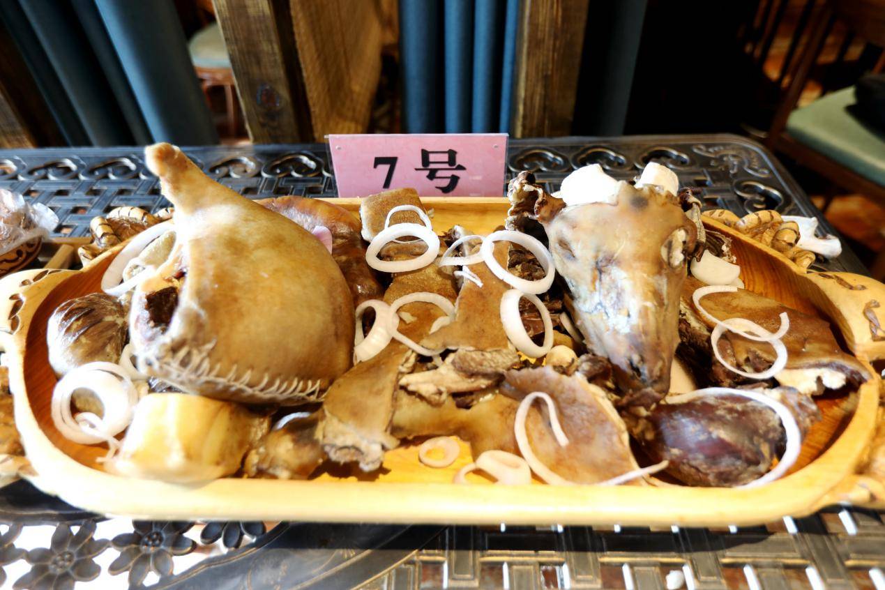 富蕴县特色手抓肉美食大赛争"香"斗"宴"_大尾_活动_肉质