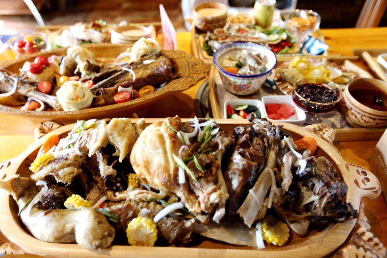 富蕴县特色手抓肉美食大赛争"香"斗"宴"_大尾_活动_肉质