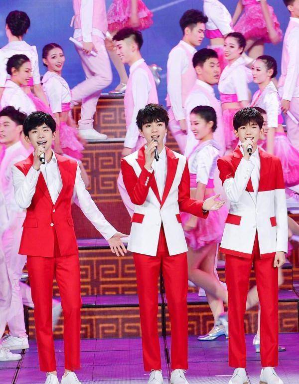 tfboys团站解散,三小只父母聚餐,全家共庆盛典!_生活_易烊_王俊凯