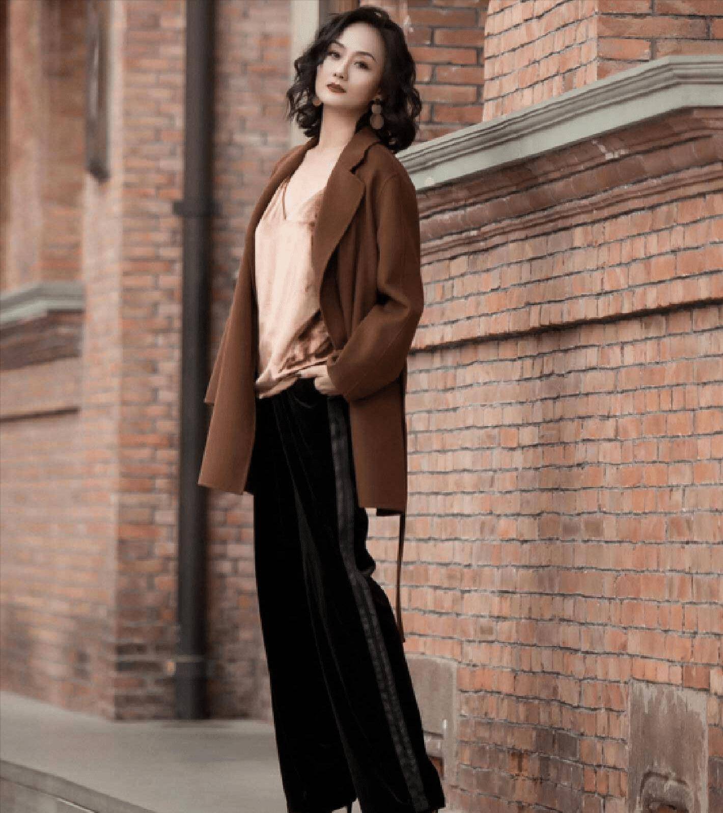 上海"阔太专业户"李颖:色选靓丽,发不过胸,到老都优雅贵气_气质_廓形