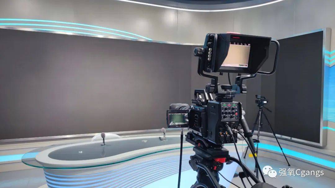 厦门大学新闻传播学院三讯道实景演播室采用blackmagic design产品