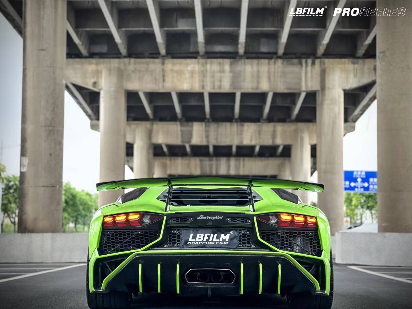 兰博基尼lb改色膜高亮苹果绿,明媚亮眼的绿色_搜狐汽车_搜狐网