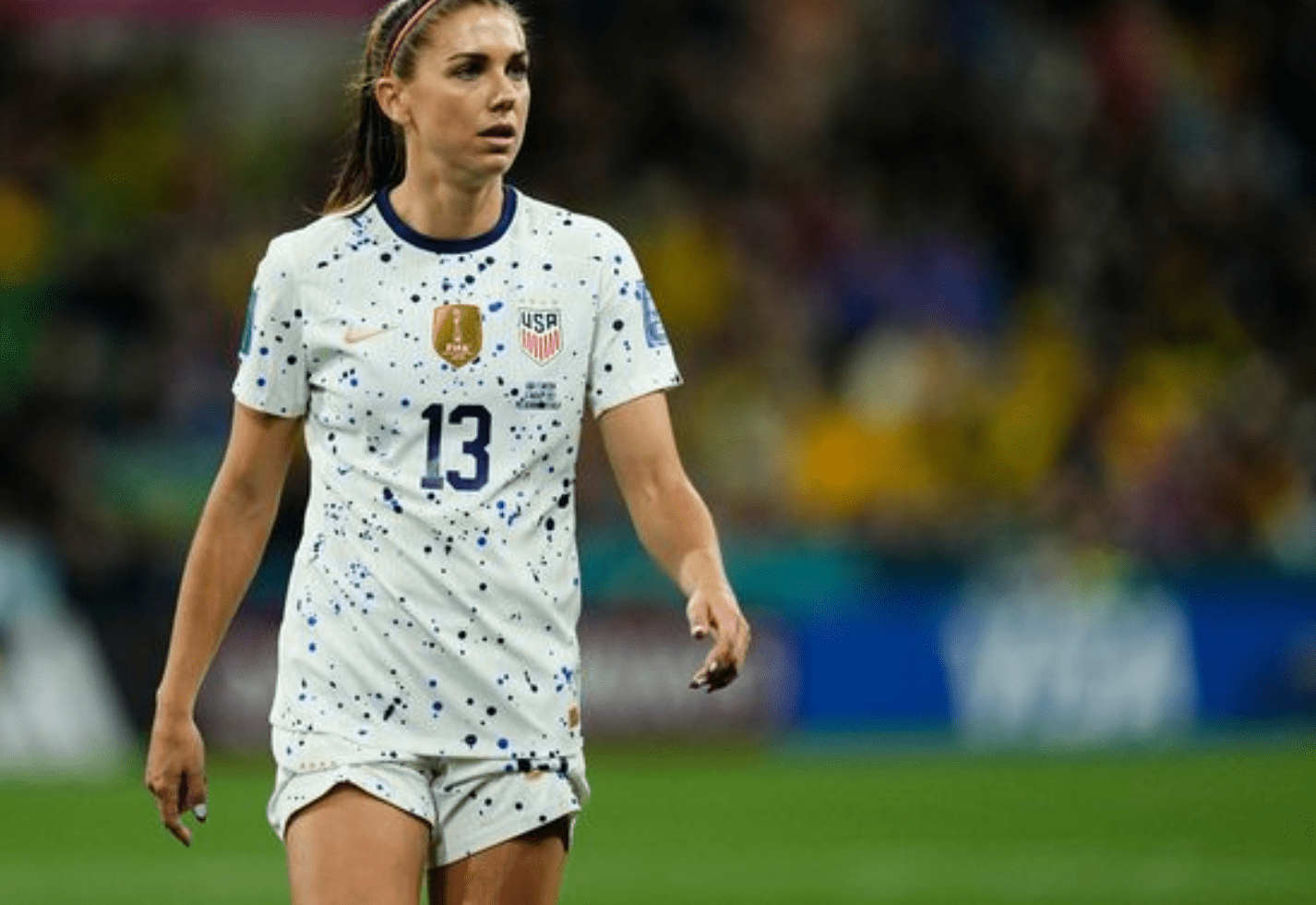 亚历克斯·摩根和朱莉·埃尔茨对退役问题的回答截然不同_美国女足