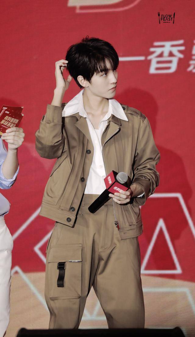 王俊凯的这个护粉行为太鲨了,不仅主动提到粉丝,还亲口表达感谢_活动