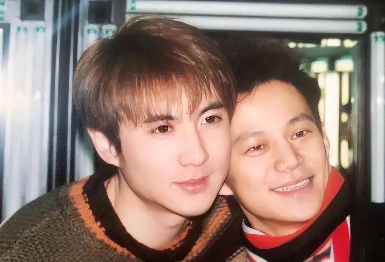 同样是40多岁,对比港圈男神和内地男神的状态,就知道差距多大了_沈腾