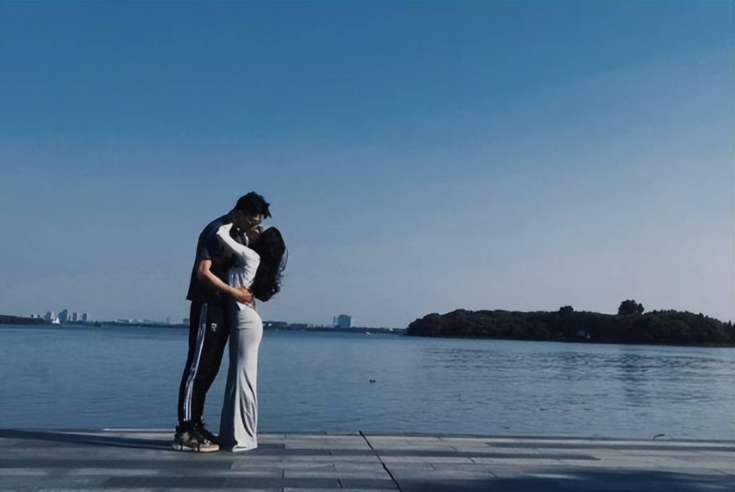 知名男星前妻爆瓜:出轨,吸毒,聊骚,只生不养,事后用孩子威胁_李向哲