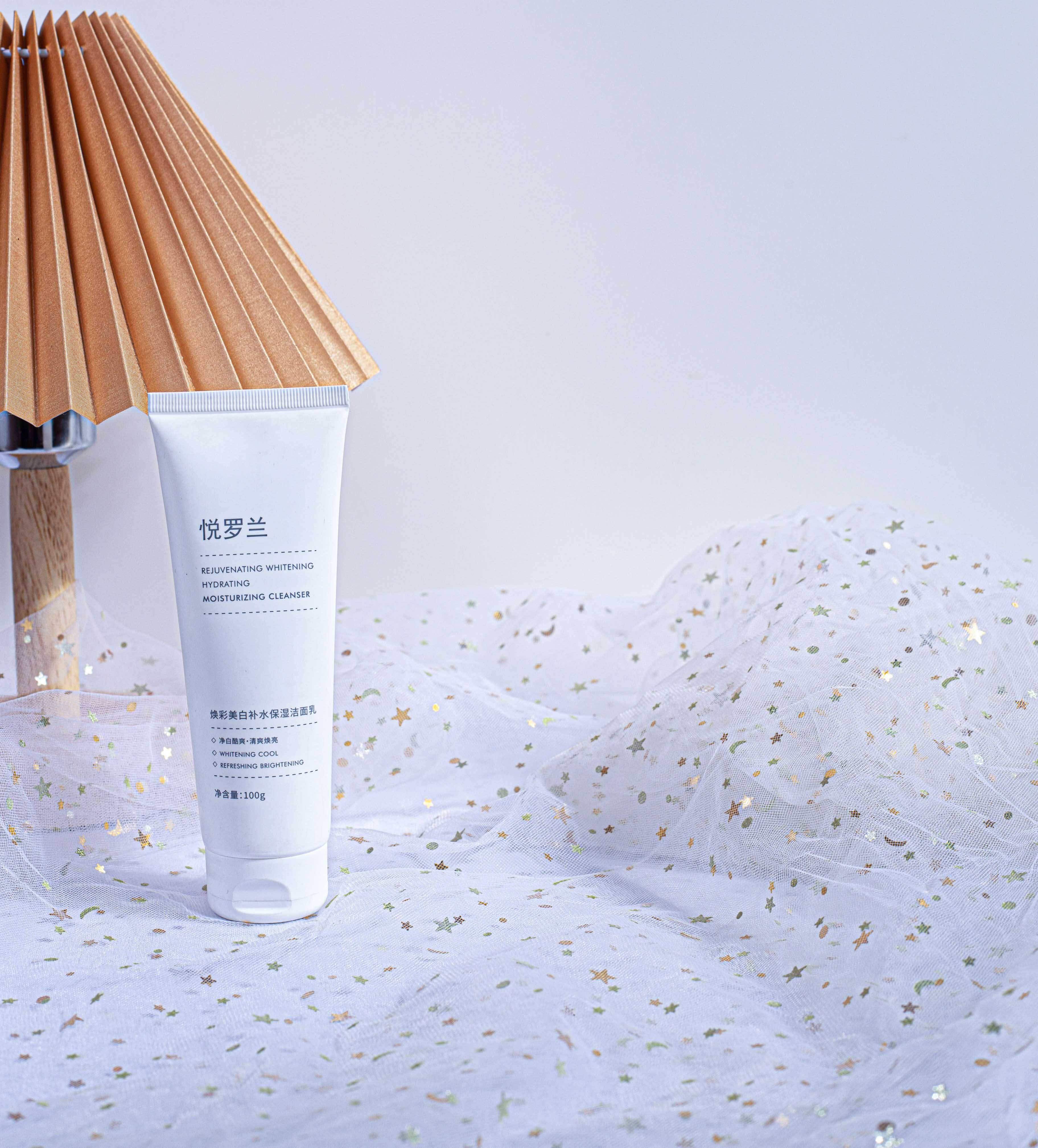 十大氨基酸洗面奶排行,2023公认好用的3款男士洗面奶推荐_肌肤_泡沫